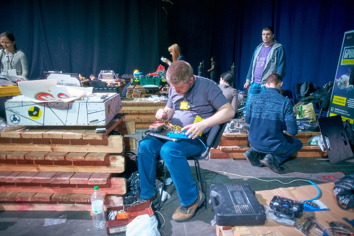 Фотоотчет с открытия боев роботов «Бронебот-2016» - 3 Фотоотчет с открытия боев роботов «Бронебот-2016» - 3