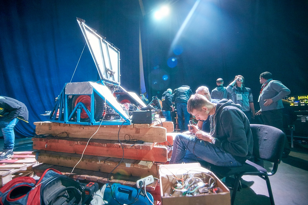 Фотоотчет с открытия боев роботов «Бронебот-2016» - 31 Фотоотчет с открытия боев роботов «Бронебот-2016» - 31