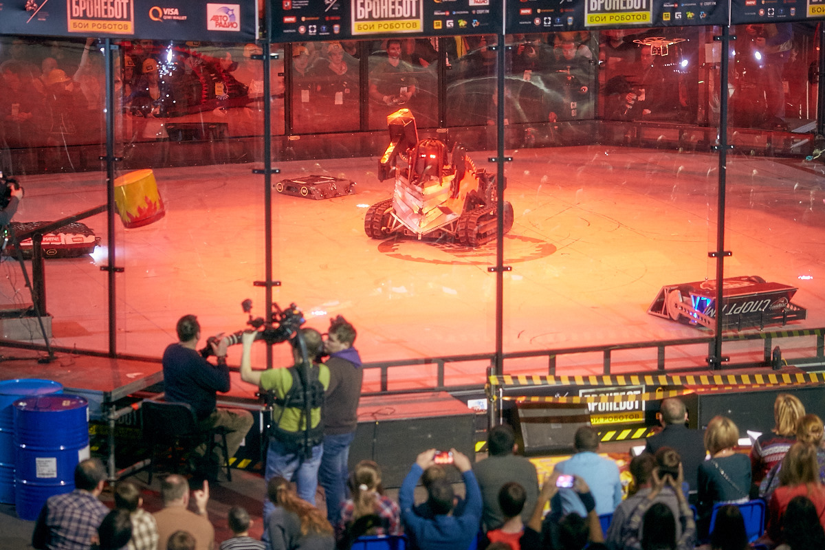 Фотоотчет с открытия боев роботов «Бронебот-2016» - 39 Фотоотчет с открытия боев роботов «Бронебот-2016» - 39