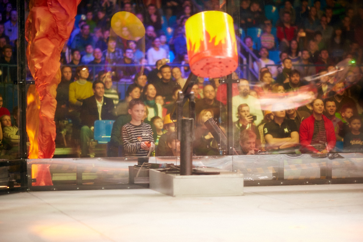 Фотоотчет с открытия боев роботов «Бронебот-2016» - 43 Фотоотчет с открытия боев роботов «Бронебот-2016» - 43