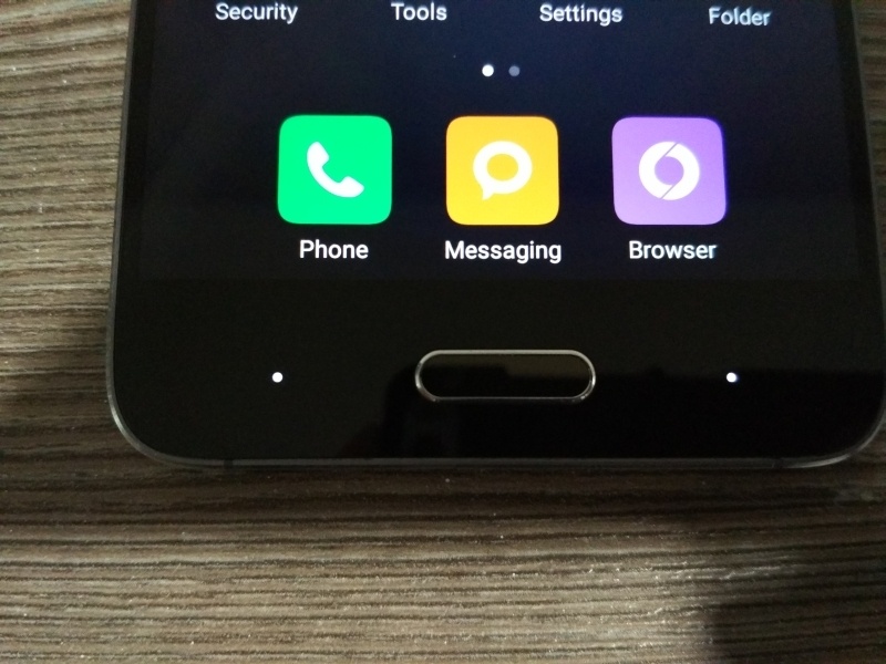 Про Xiaomi Mi5: недостатки, первые впечатления и живые фотографии из Барселоны - 2 Про Xiaomi Mi5: недостатки, первые впечатления и живые фотографии из Барселоны - 2