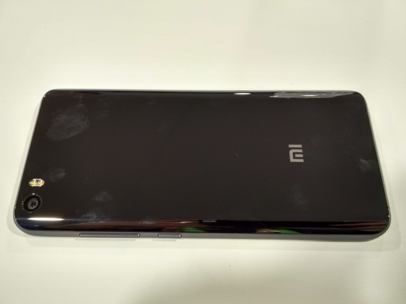 Про Xiaomi Mi5: недостатки, первые впечатления и живые фотографии из Барселоны - 5 Про Xiaomi Mi5: недостатки, первые впечатления и живые фотографии из Барселоны - 5