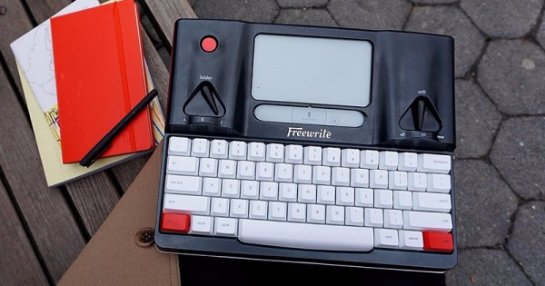 Freewrite Smart Typewriter- печатная машинка с дисплеем E Ink Freewrite Smart Typewriter- печатная машинка с дисплеем E Ink
