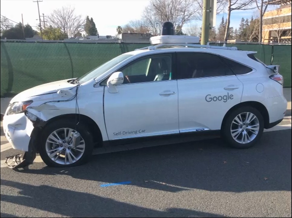 Видеозапись с камер наблюдения автобуса, столкнувшегося с автомобилем Google - 3 Видеозапись с камер наблюдения автобуса, столкнувшегося с автомобилем Google - 3