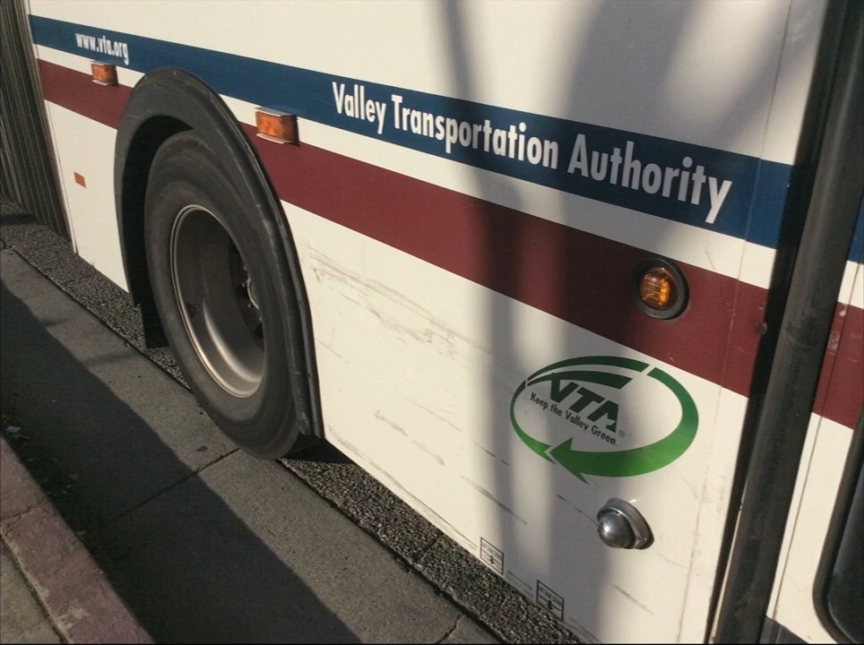Видеозапись с камер наблюдения автобуса, столкнувшегося с автомобилем Google - 7