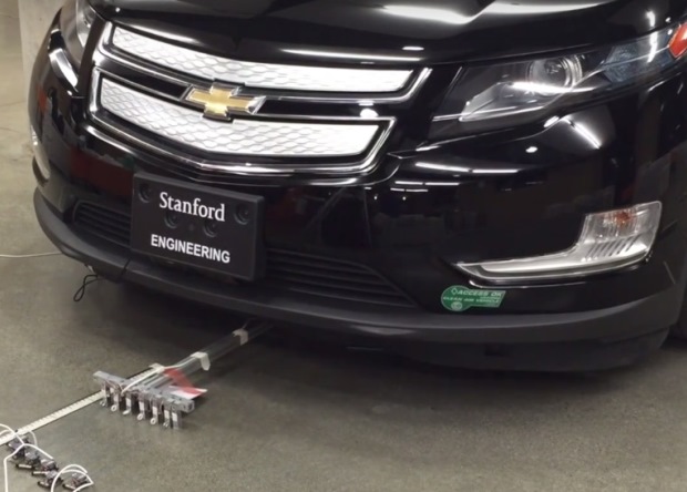 Видео: шесть трёхсантиметровых роботов двигают автомобиль - 1 image