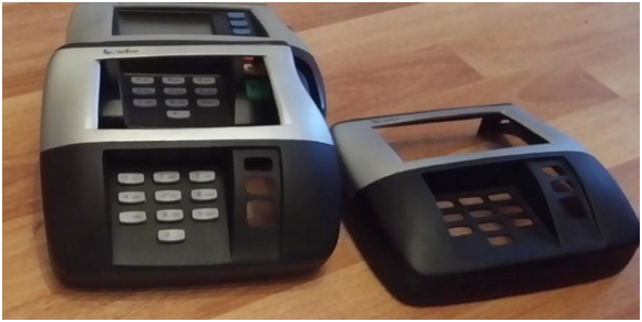 Ловкость рук и никакого мошенничества. Установка скиммера на терминал в магазине всего за 3 секунды - 1 Ловкость рук и никакого мошенничества. Установка скиммера на терминал в магазине всего за 3 секунды - 1