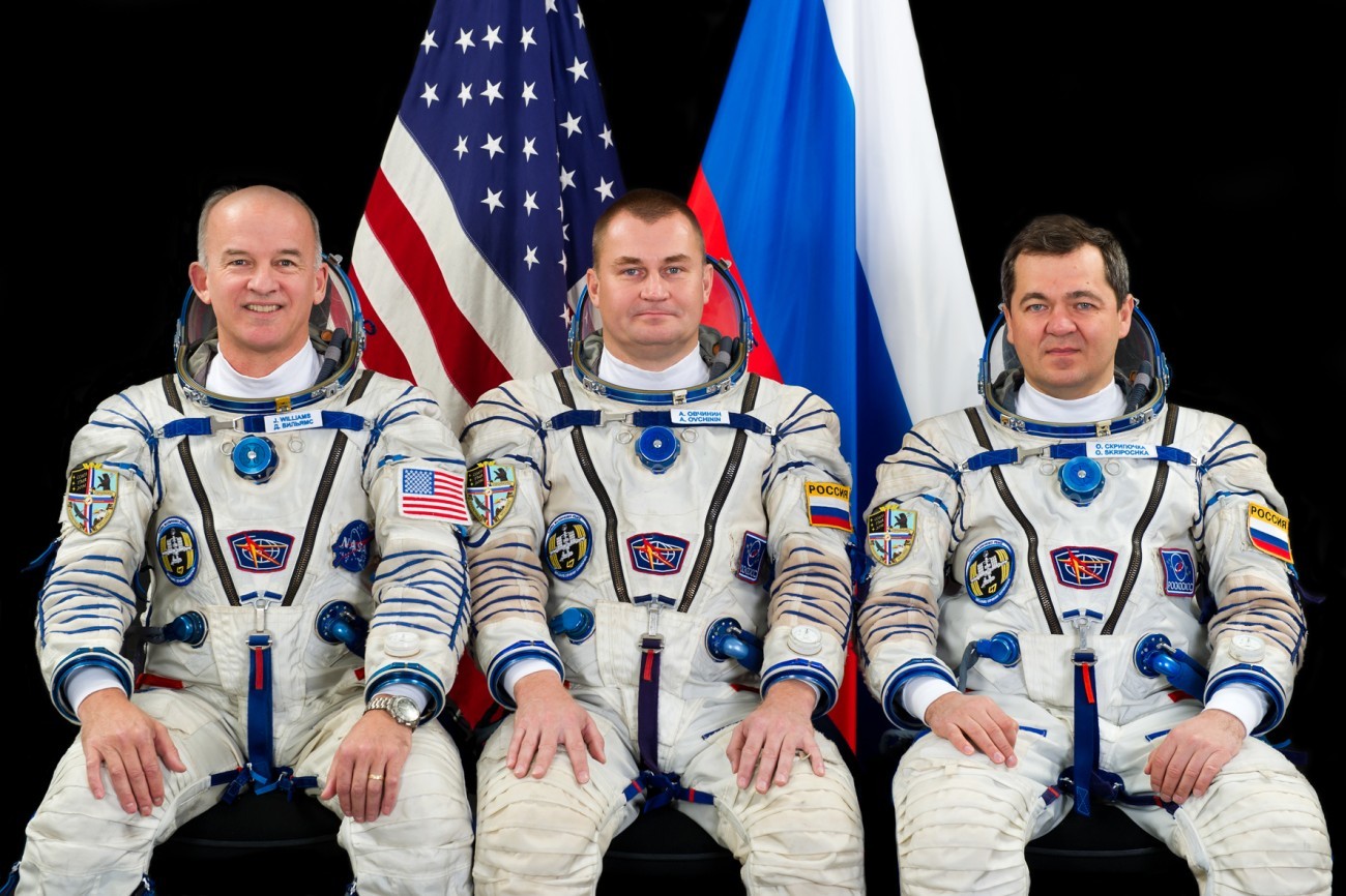 Новый экипаж-47-48 прибыл на МКС - 1