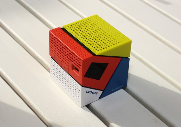 P cube. Smart Cube Projector. Проектор в форме кубика. Кинопроектор в форме кубика. Elbrus Cube со1200.