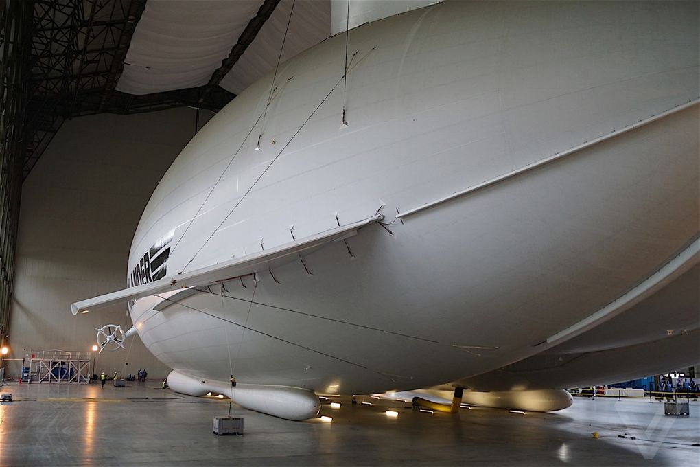 Новые фотографии самого большого в мире дирижабля Airlander 10 - 20 image