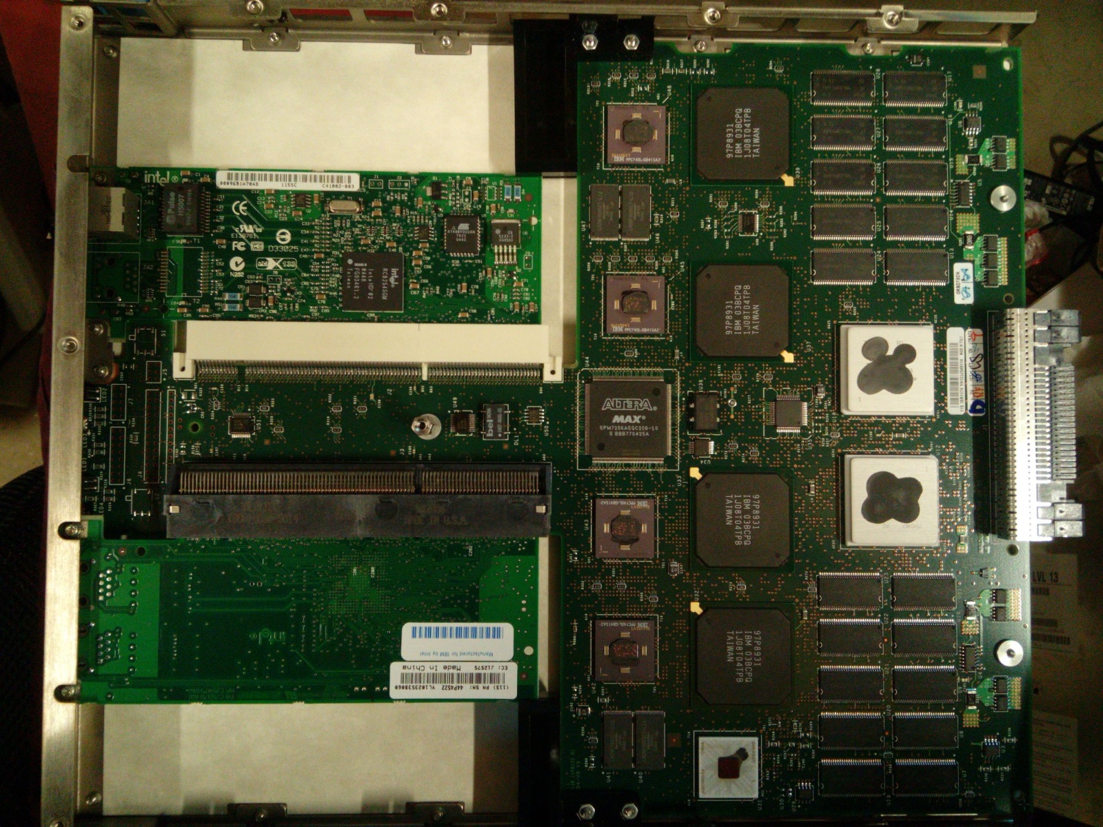 18-летний энтузиаст купил и установил в подвале мейнфрейм IBM z890 (2004 год) - 14