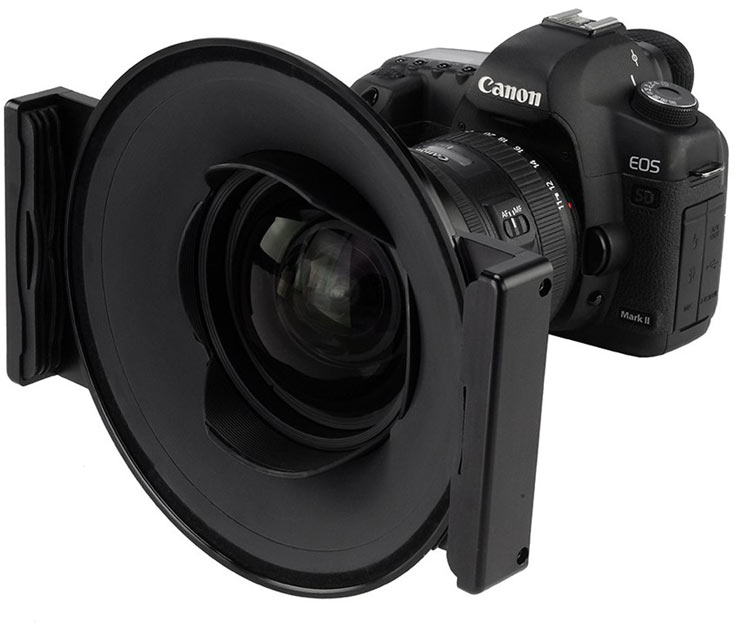 Крепление Fotodiox WonderPana Free Arc XL стоит примерно $230