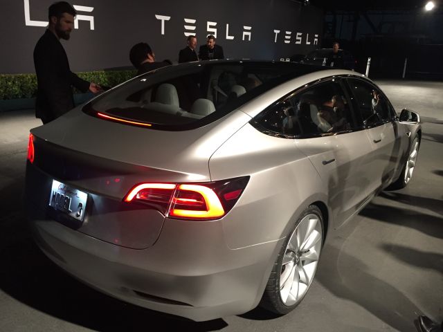 Tesla Model 3. Что о новой модели электромобиля известно на данный момент? - 1