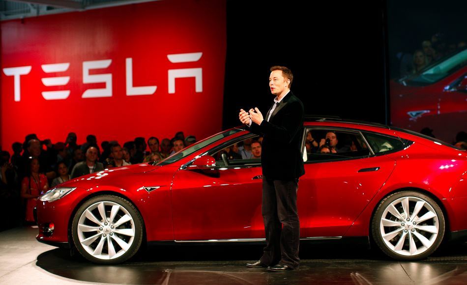 Tesla получила уже 325000 предзаказов на Model 3 - 1