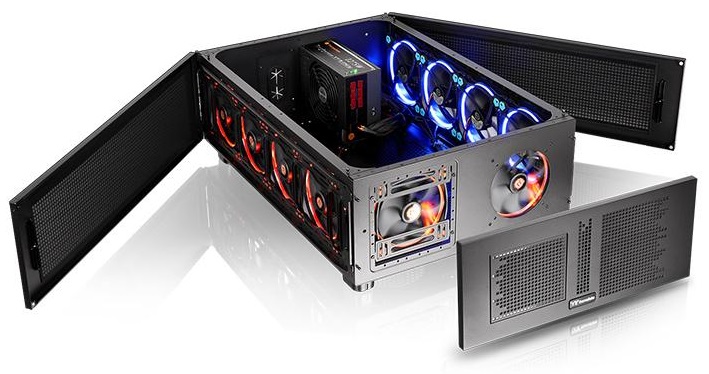 Конструкция Thermaltake Core WP200 собирается из корпусов W200 и P200