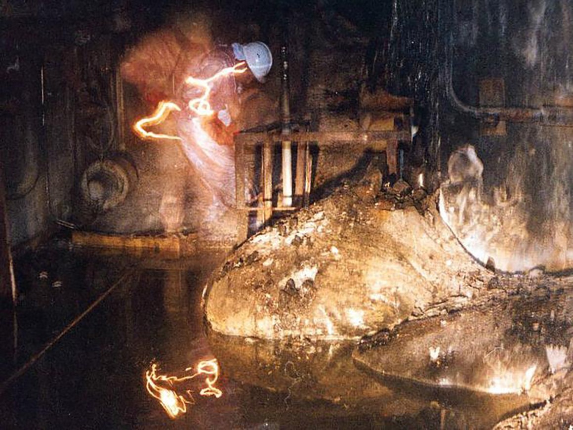 Знаменитая фотография из Чернобыльской АЭС — это селфи с длинной выдержкой - 1