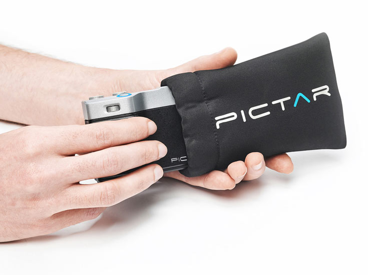 Рукоятка Pictar, делающая смартфон Apple iPhone более удобным для использования в качестве камеры, общается с ним по необычному каналу