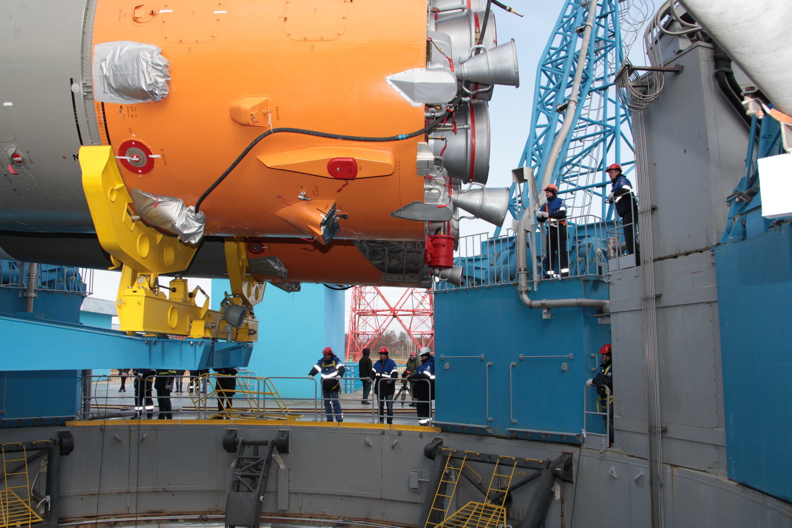 На космодроме Восточный установили ракету-носитель «Союз 2.1а» для первого запуска - 10