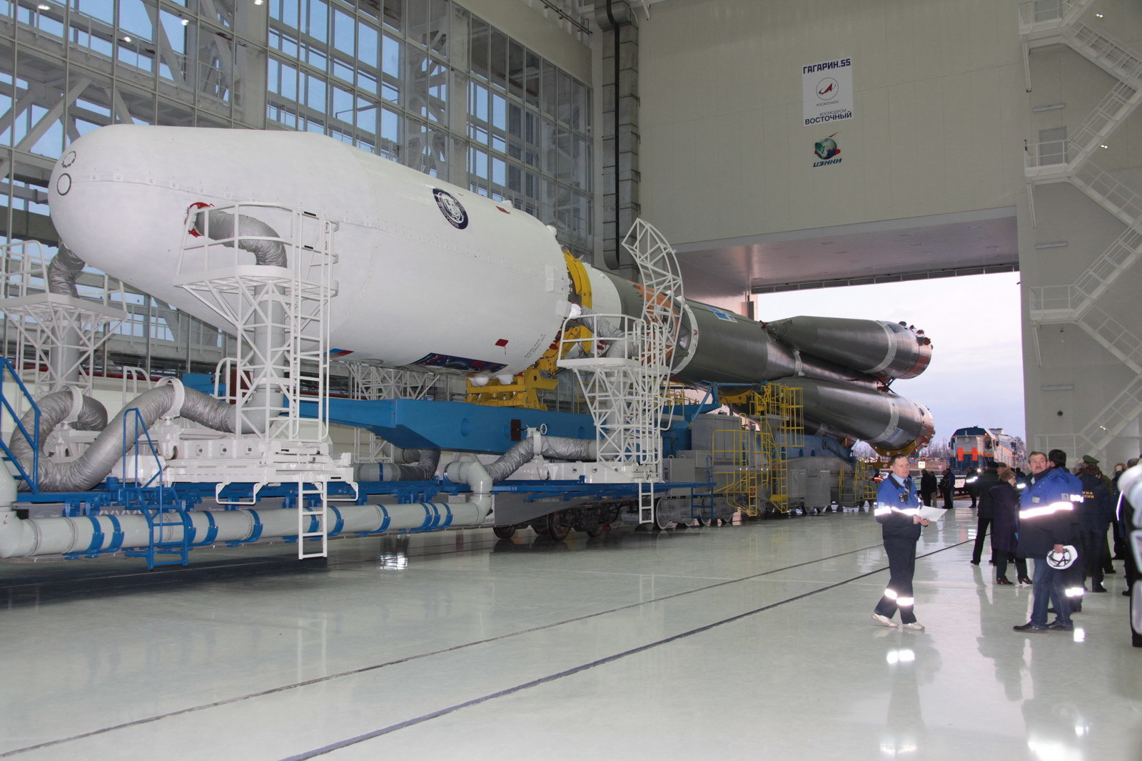 На космодроме Восточный установили ракету-носитель «Союз 2.1а» для первого запуска - 3