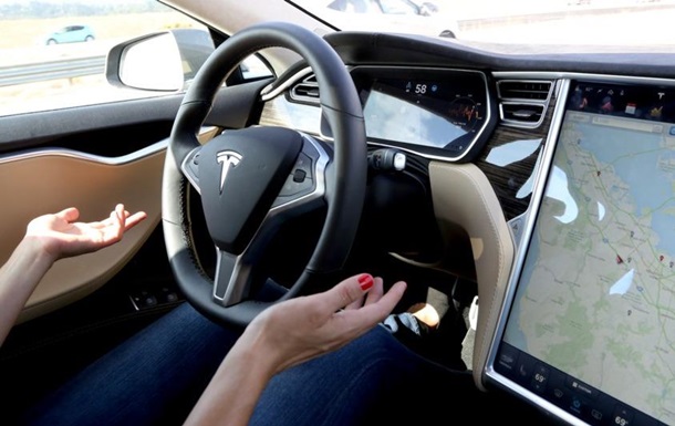 Илон Маск утверждает, что автопилот электромобилей Tesla водит вдвое лучше, чем человек