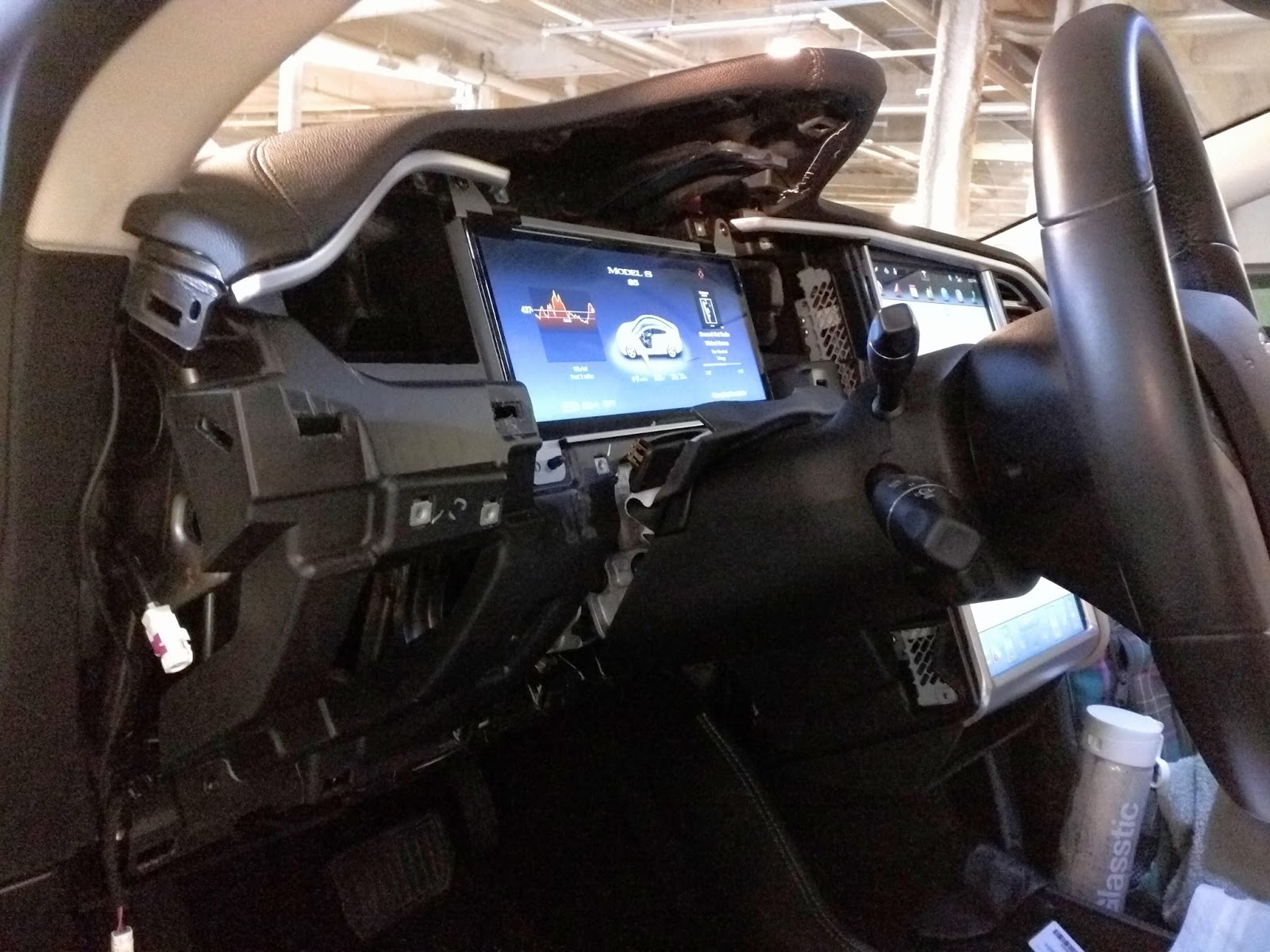 После пяти суток компиляции Gentoo Linux установилась на автомобиль Tesla Model S - 3