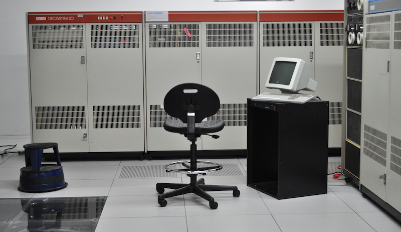Мини-компьютеры компании DEC — семейство PDP - 18