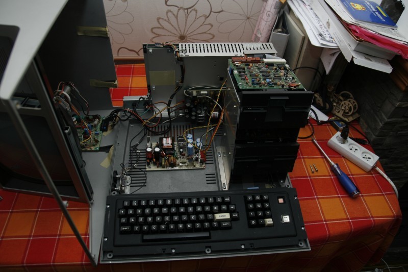 Tandy TRS-80 Model III от Radio Shack - 12