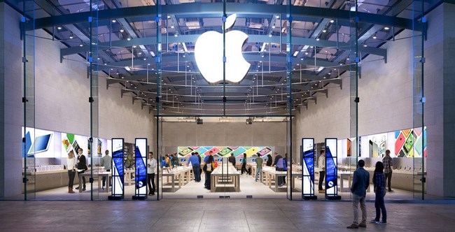 Apple откроет первые фирменные магазины в Индии