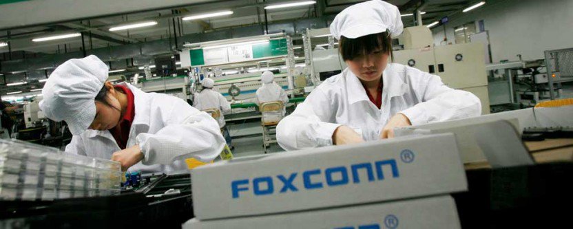 Foxconn заменит 60000 сотрудников роботами - 2