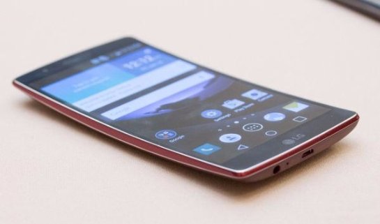 Изогнутый смартфон LG G Flex 3 может выйти в продажу уже в этом году