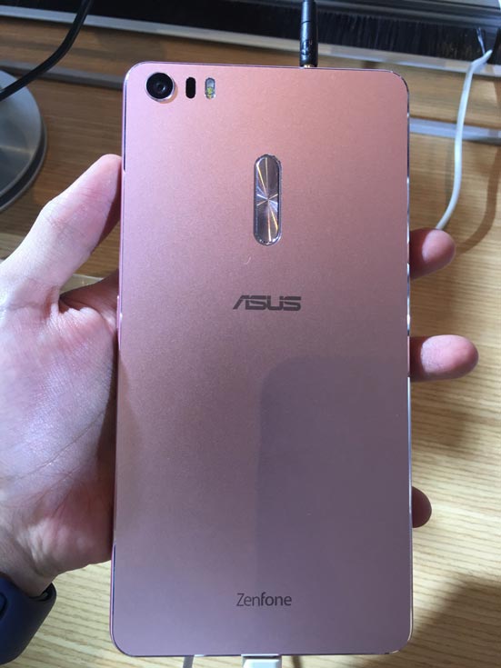 смартфон Asus ZenFone 3 Ultra