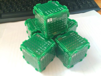 PCB Cube — настольный календарь или абсолютно нежизнеспособная идея - 16