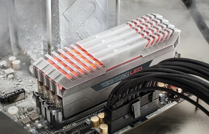 Модули памяти Corsair Vengeance LED DDR4 ориентированы на компьютерных энтузиастов