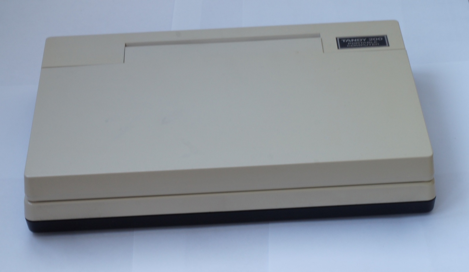 Ноутбук Tandy TRS-80 model 200 - 2