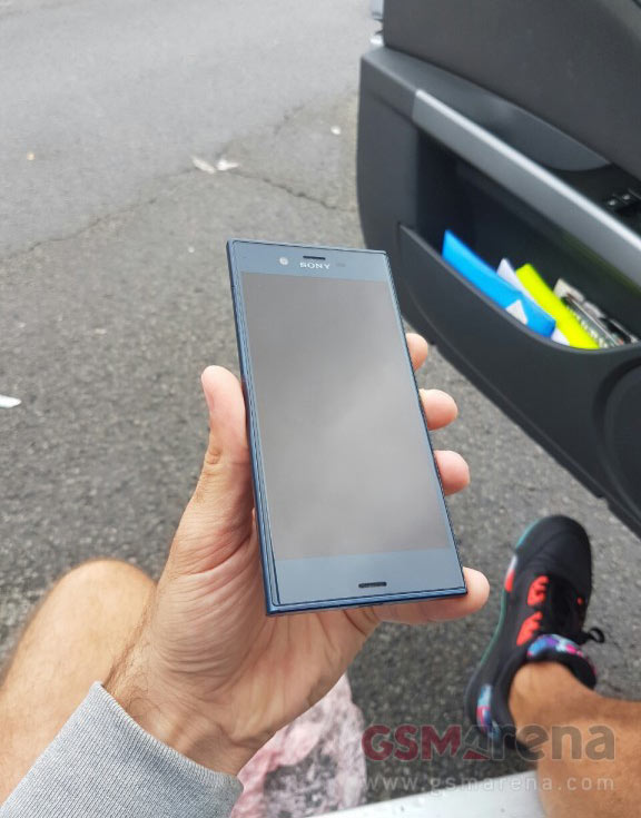 В оснащение смартфона Sony Xperia F8331 входит порт USB-C