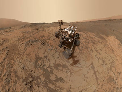 Первое в истории изображение Марса, сделанное космическим аппаратом, было раскрашено вручную. Почему? - 7