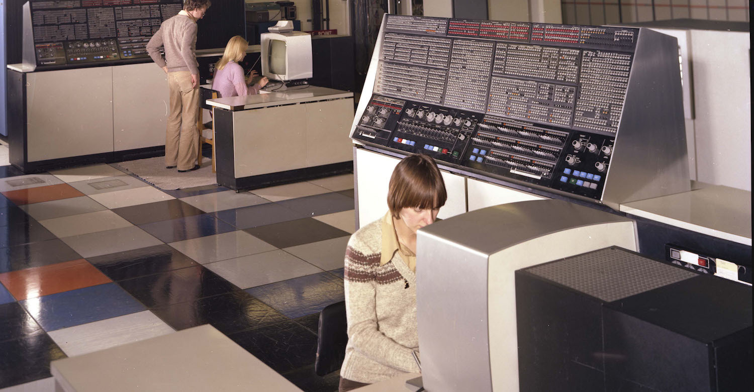Интервью с мамой, банковским программистом на COBOL'е - 1
