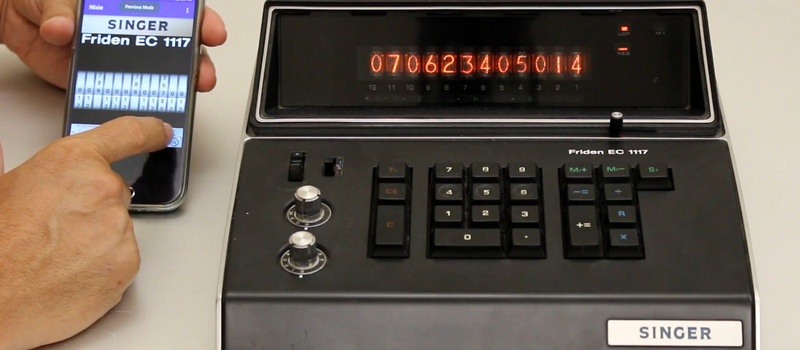 Дисплей калькулятора Singer, выпущенного 45 лет назад, превратили в программируемые часы - 1