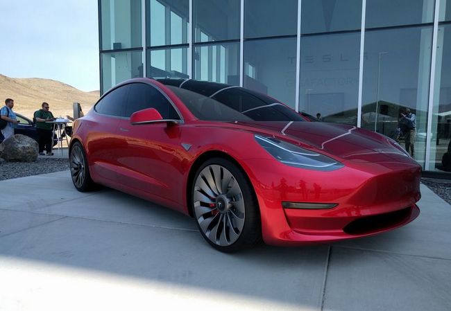 Дизайн электромобиля Tesla Model 3 полностью утвержден