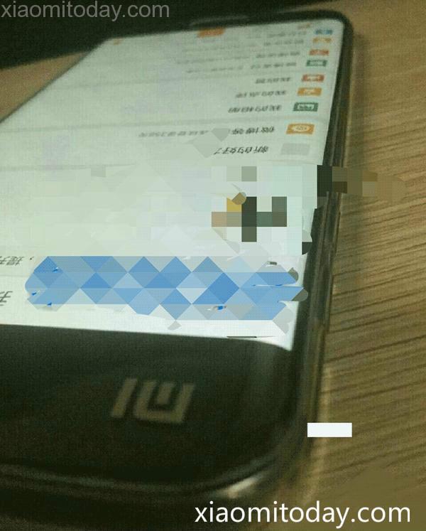 Опубликована фотография смартфона Xiaomi Mi Edge с изогнутым дисплеем