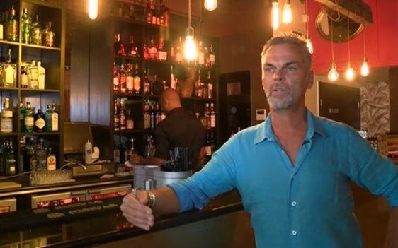 Владелец бара в Англии установил клетку Фарадея для блокирования сотовой связи в заведении - 1 Владелец бара в Англии установил клетку Фарадея для блокирования сотовой связи в заведении - 1