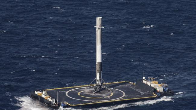 SpaceX арендует здание в Порту Канаверал