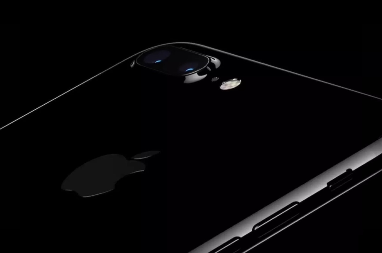 Инновации в деталях, или 4 альтернативы iPhone 7 - 1