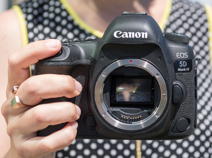 Специалисты LensRentals заглянули внутрь камеры Canon EOS 5D Mark IV 
