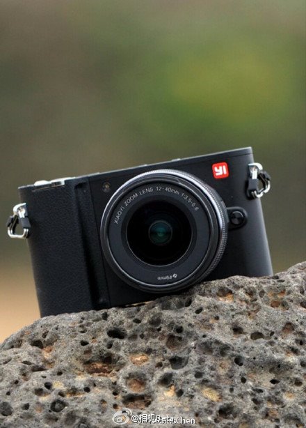 Новая фотокамера Xiaoyi похожа на представителя линейки Leica T-System