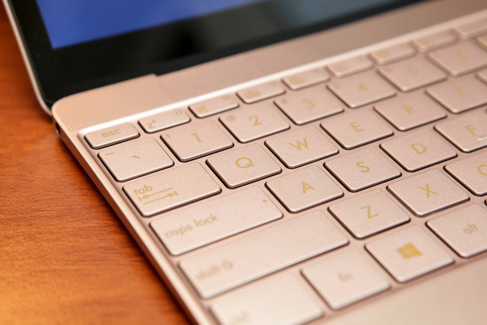 Обзор ультрабука ASUS ZenBook 3 - 18 Обзор ультрабука ASUS ZenBook 3 - 18