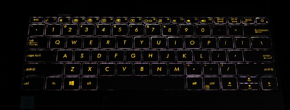 Обзор ультрабука ASUS ZenBook 3 - 22 Обзор ультрабука ASUS ZenBook 3 - 22