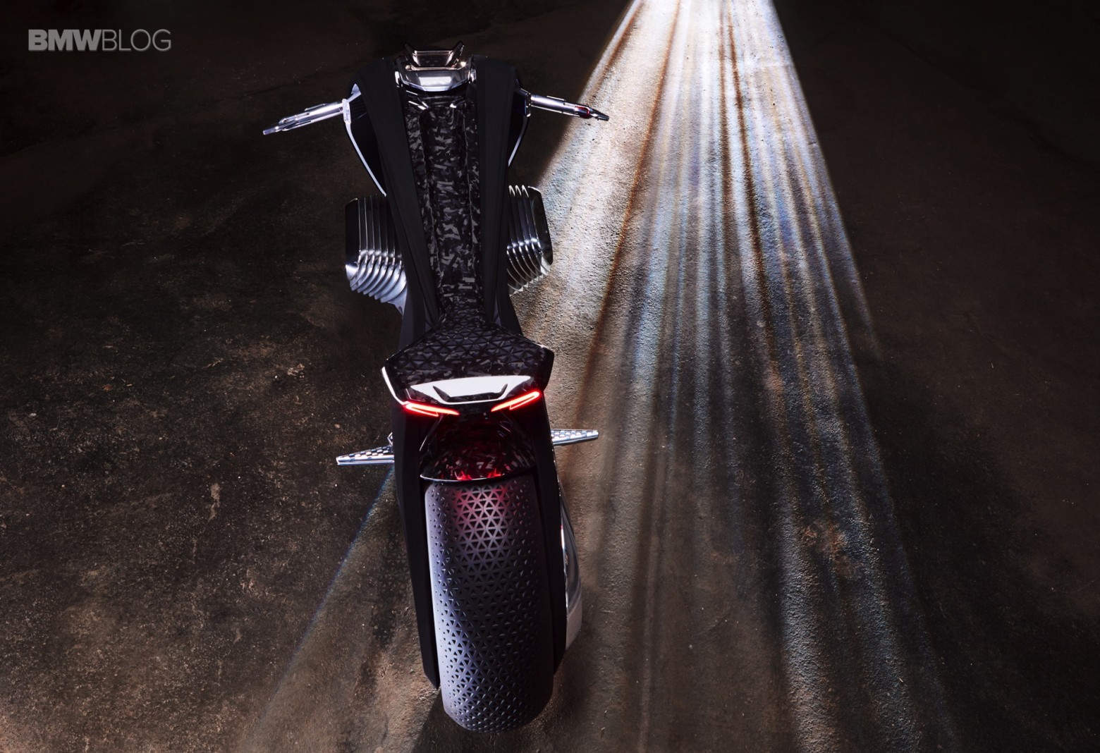 Концепт гибкого мотоцикла BMW Motorrad VISION NEXT 100 - 4 Концепт гибкого мотоцикла BMW Motorrad VISION NEXT 100 - 4