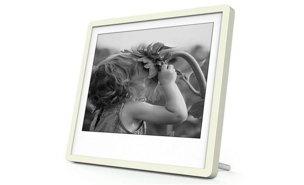 В фоторамке Pixer используется электрофоретический дисплей E Ink Carta