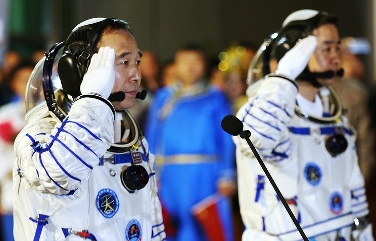 Китай успешно запустил в космос пилотируемый корабль «Шэньчжоу-11». Что дальше? - 2